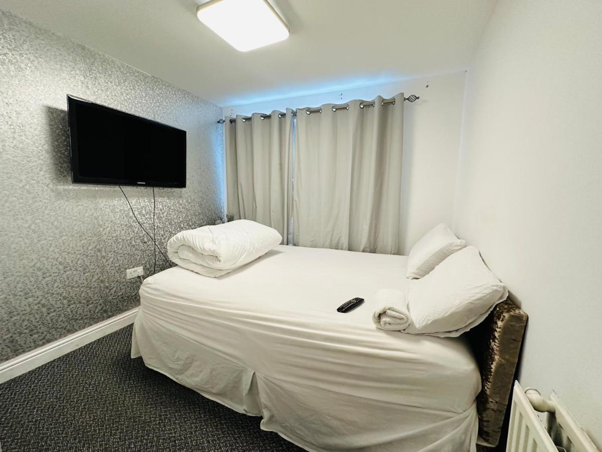 Unique Private Rooms 볼턴 외부 사진