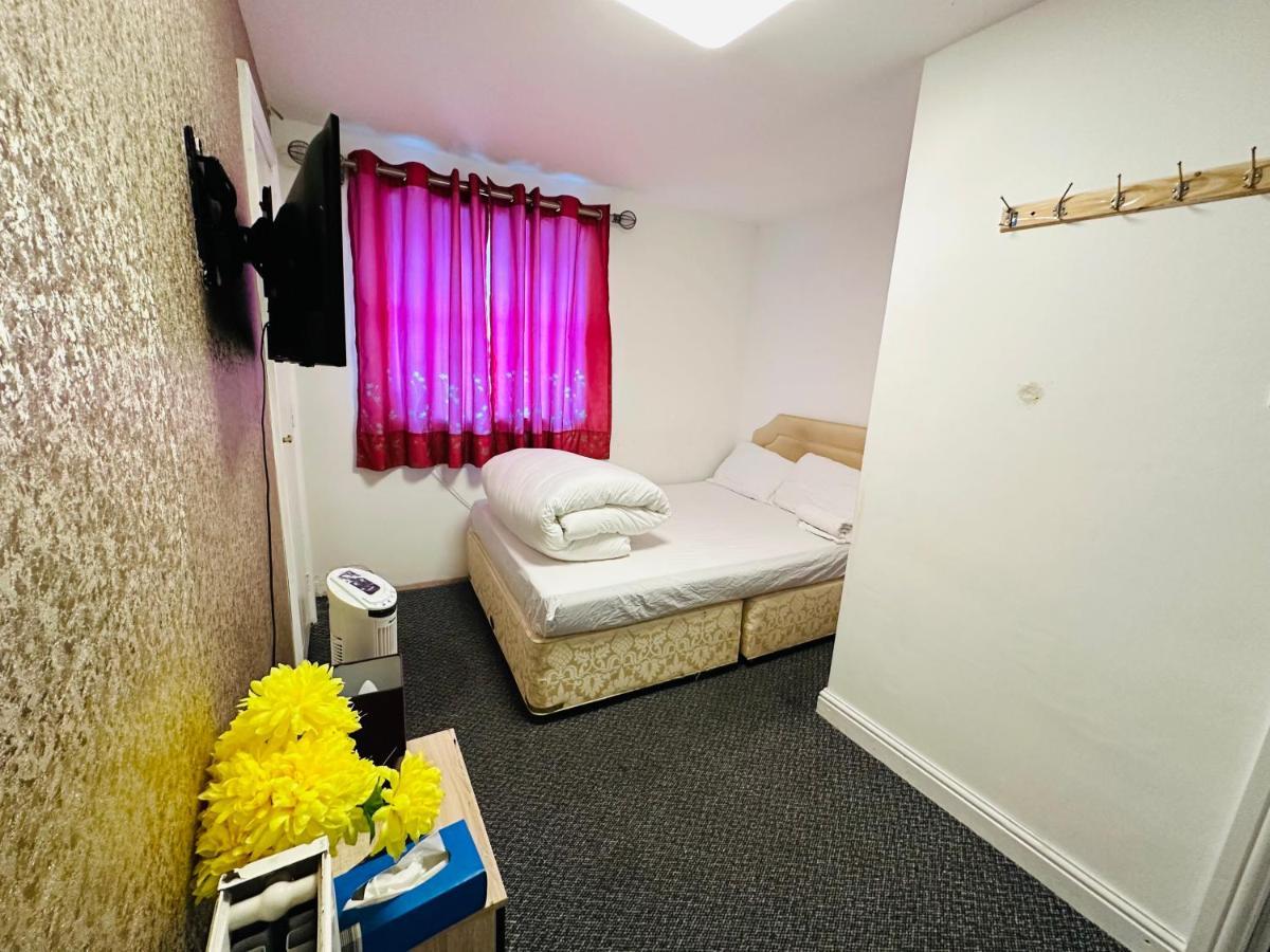Unique Private Rooms 볼턴 외부 사진