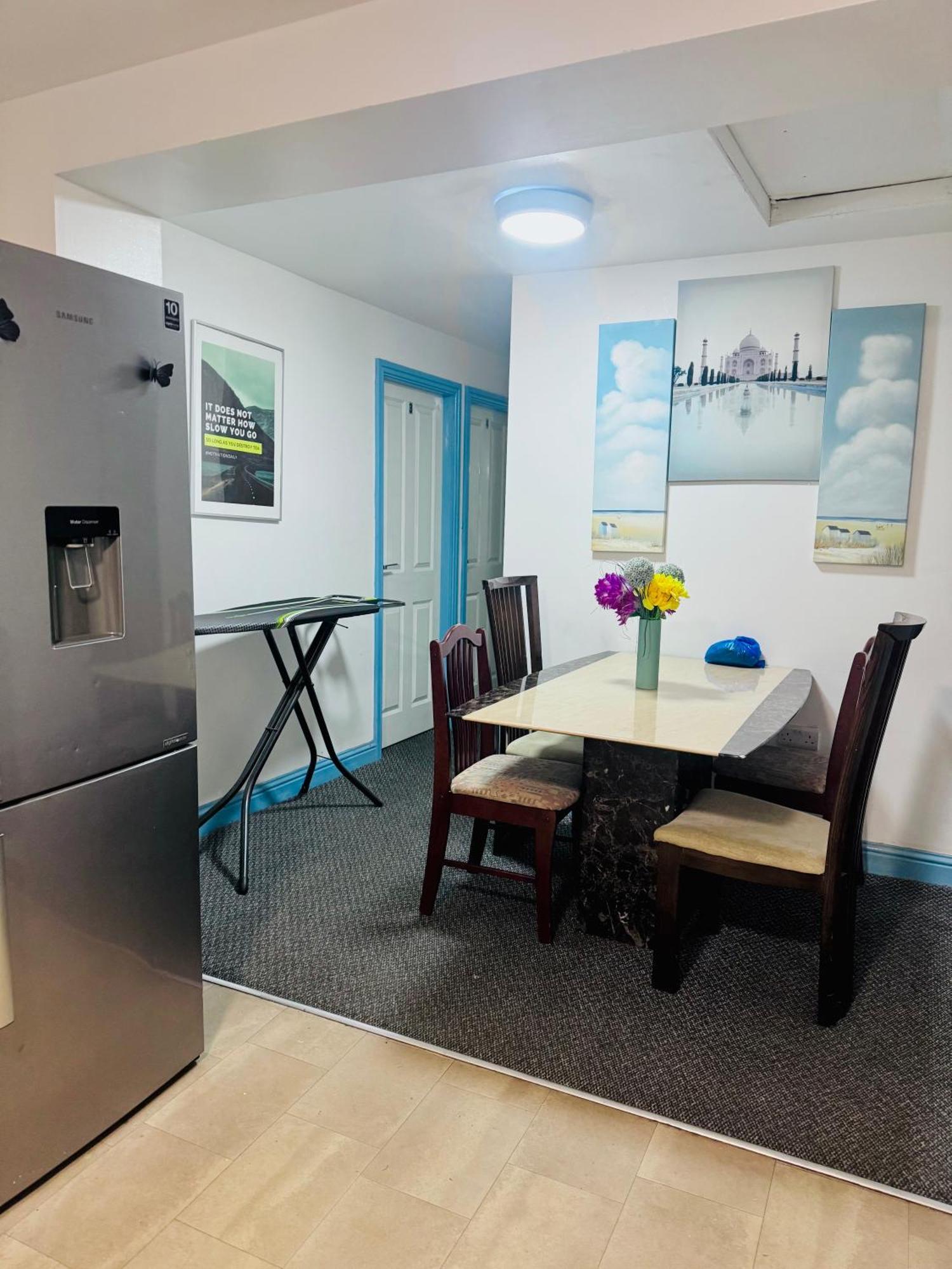 Unique Private Rooms 볼턴 외부 사진