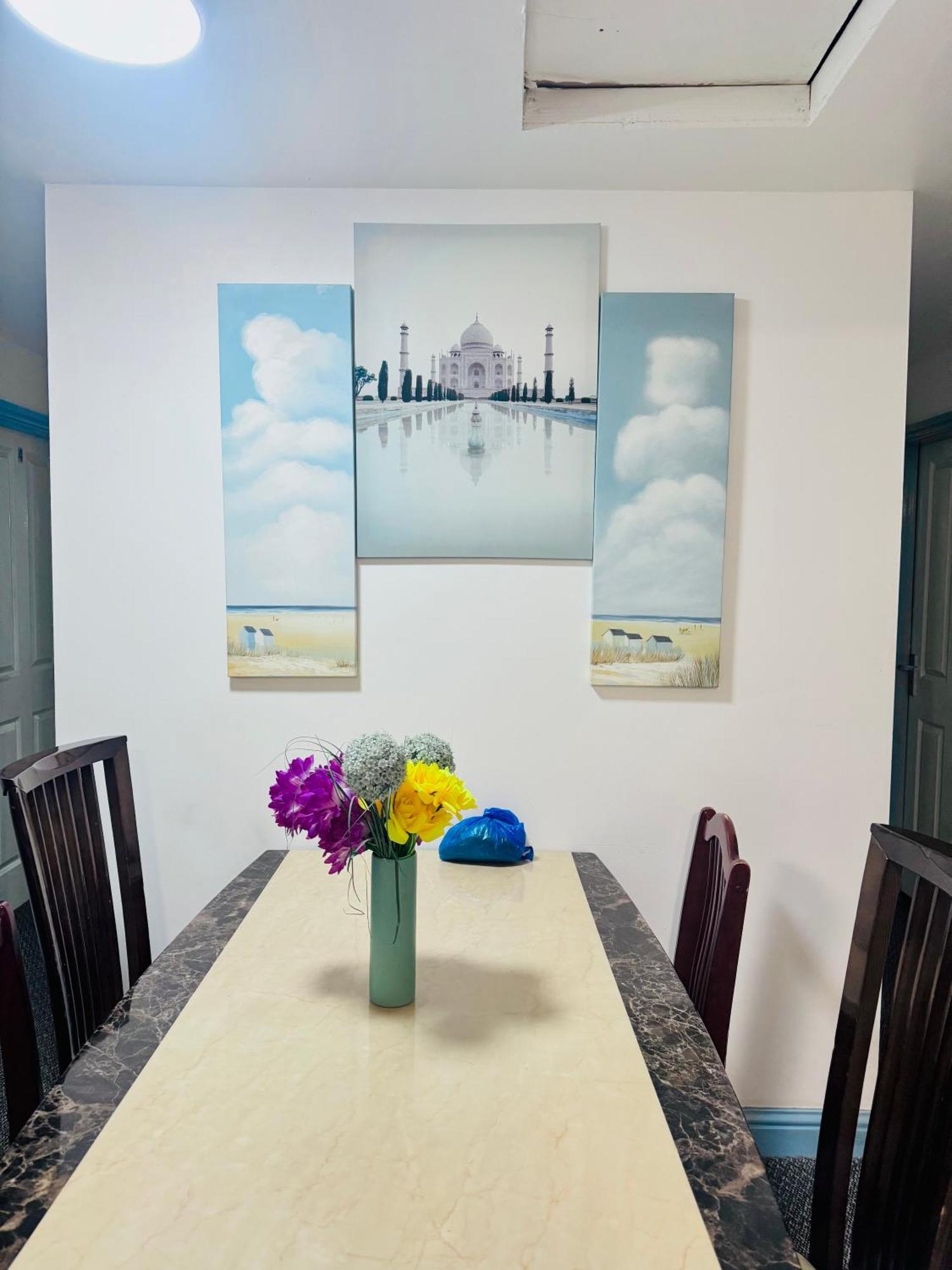 Unique Private Rooms 볼턴 외부 사진