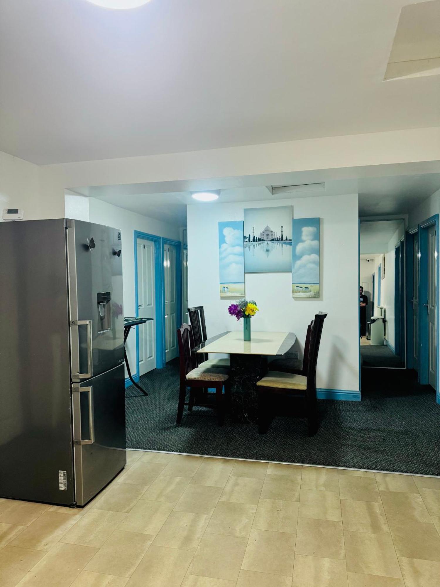 Unique Private Rooms 볼턴 외부 사진