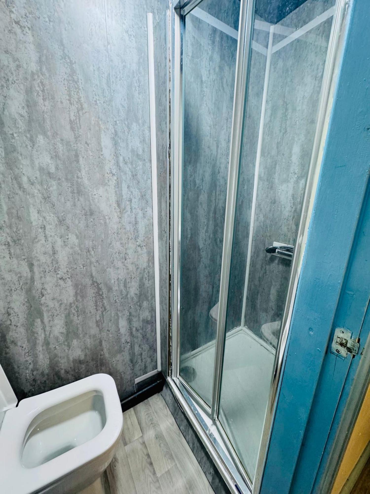 Unique Private Rooms 볼턴 외부 사진