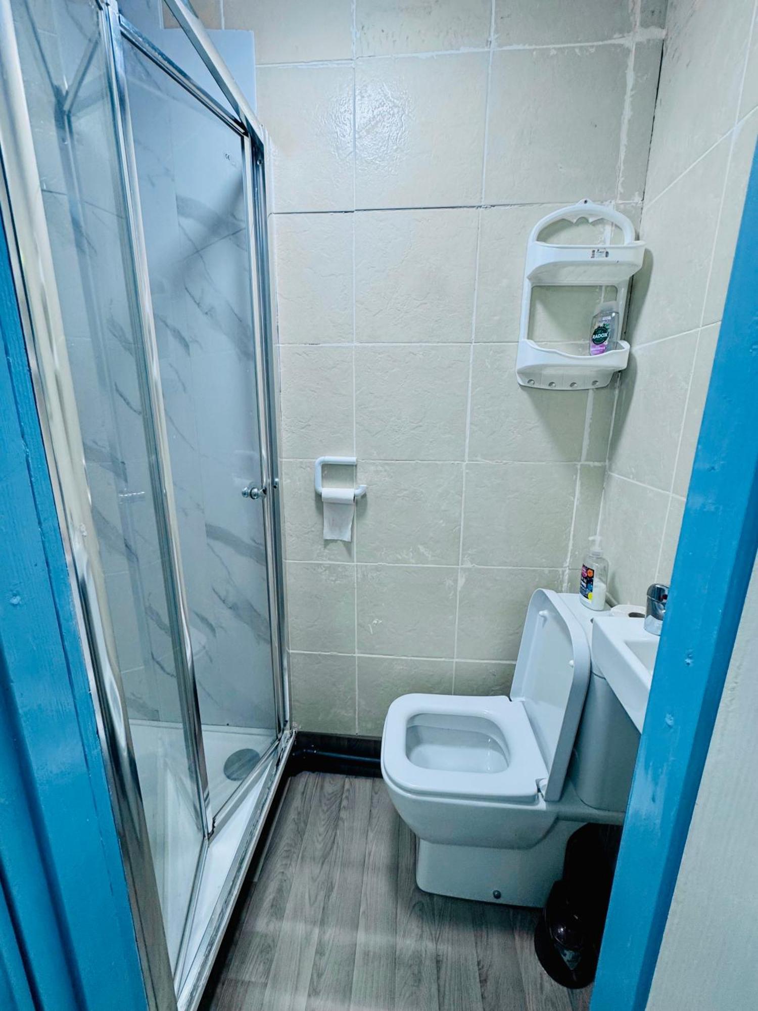 Unique Private Rooms 볼턴 외부 사진